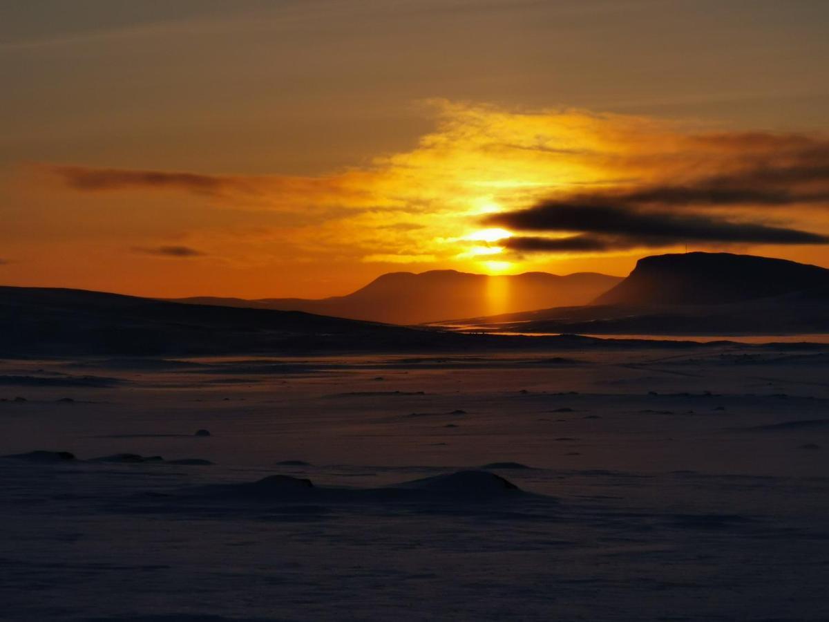 Cahkal Hotel Kilpisjärvi Buitenkant foto
