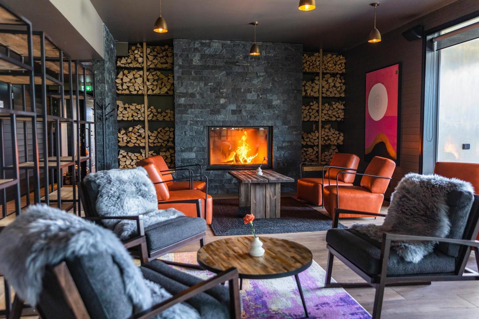 Cahkal Hotel Kilpisjärvi Buitenkant foto