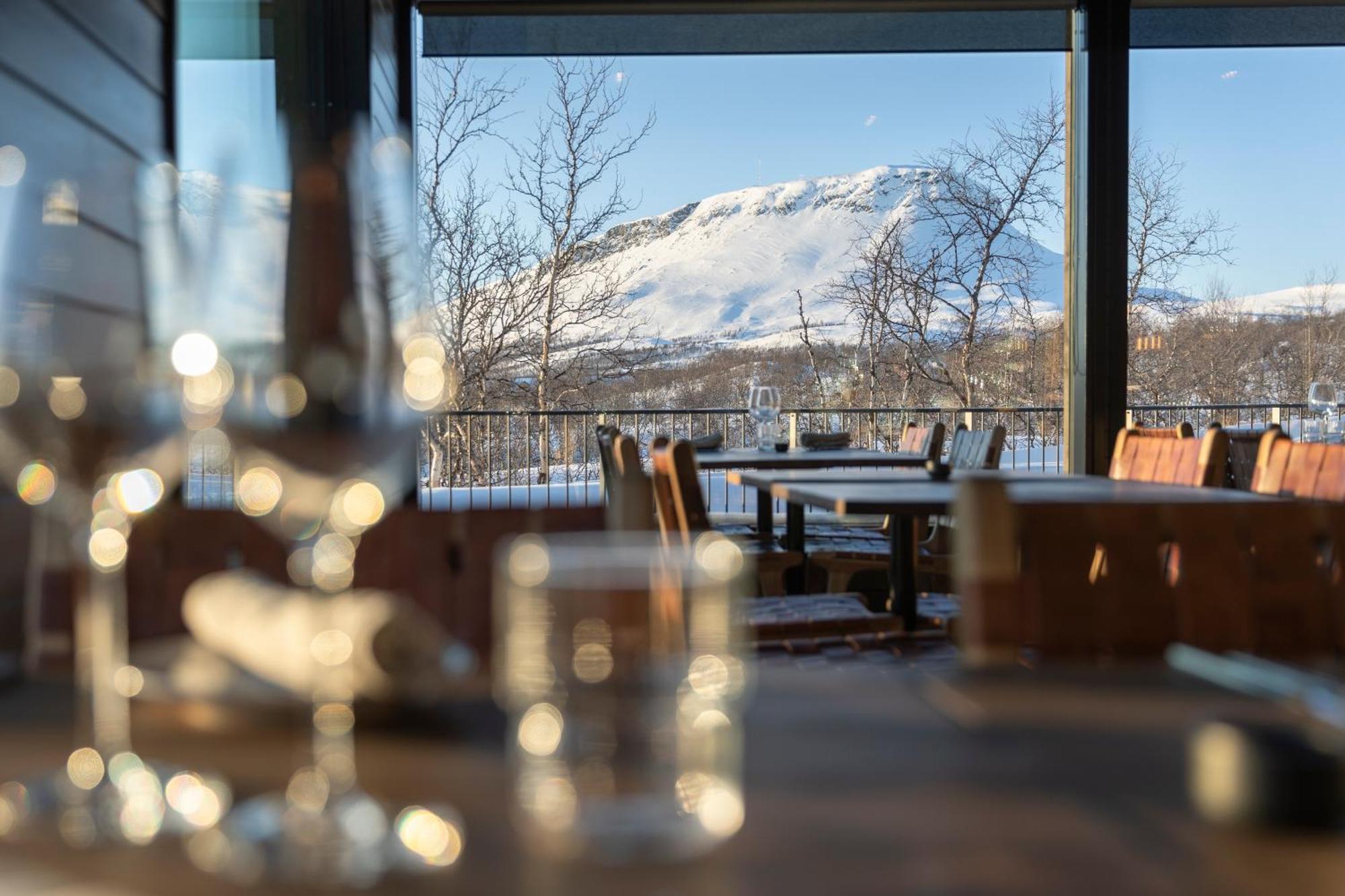 Cahkal Hotel Kilpisjärvi Buitenkant foto